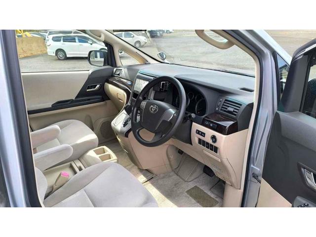 ヴェルファイア ２．４Ｘ　４ＷＤ　ＥＴＣ　バックカメラ　ナビ　クリアランスソナー　両側電動スライドドア　オートライト　ＨＩＤ　スマートキー　後席モニター　３列シート　ＣＶＴ　アルミホイール　盗難防止システム　衝突安全ボディ（29枚目）