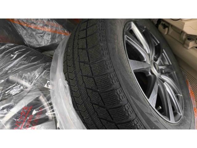 ヴェルファイア ２．４Ｘ　４ＷＤ　ＥＴＣ　バックカメラ　ナビ　クリアランスソナー　両側電動スライドドア　オートライト　ＨＩＤ　スマートキー　後席モニター　３列シート　ＣＶＴ　アルミホイール　盗難防止システム　衝突安全ボディ（30枚目）