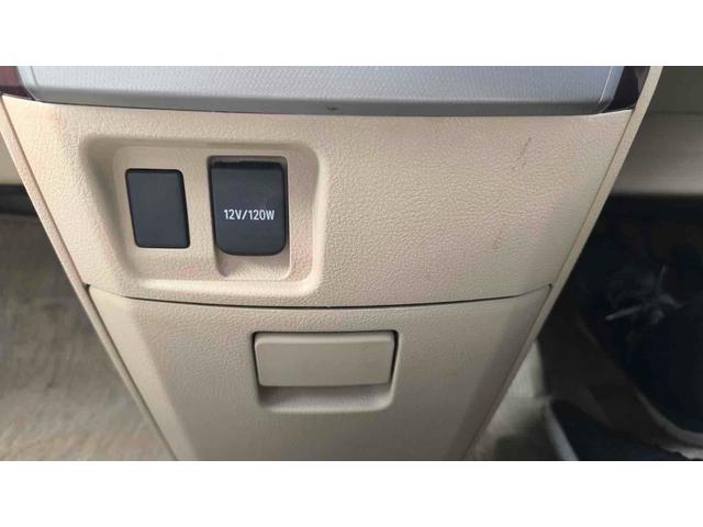 ヴェルファイア ２．４Ｘ　４ＷＤ　ＥＴＣ　バックカメラ　ナビ　クリアランスソナー　両側電動スライドドア　オートライト　ＨＩＤ　スマートキー　後席モニター　３列シート　ＣＶＴ　アルミホイール　盗難防止システム　衝突安全ボディ（38枚目）