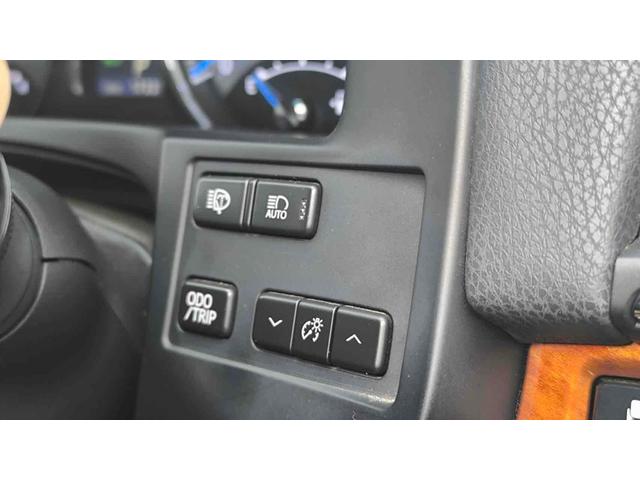 クラウンマジェスタ Four 4WD ETC クリアランスソナー オートクルーズコントロール 衝突被害軽減システム バックカメラ ナビ TV アルミホイール オートマチックハイビーム オートライト LEDヘッドランプ CVT(9枚目)