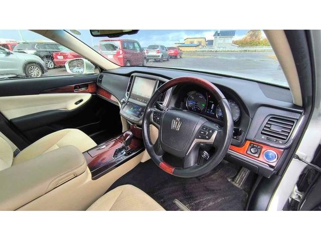 クラウンマジェスタ Four 4WD ETC クリアランスソナー オートクルーズコントロール 衝突被害軽減システム バックカメラ ナビ TV アルミホイール オートマチックハイビーム オートライト LEDヘッドランプ CVT(35枚目)