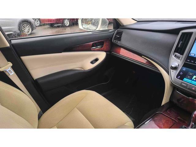 クラウンマジェスタ Four 4WD ETC クリアランスソナー オートクルーズコントロール 衝突被害軽減システム バックカメラ ナビ TV アルミホイール オートマチックハイビーム オートライト LEDヘッドランプ CVT(45枚目)