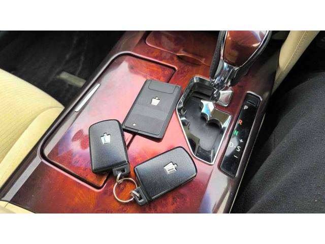 クラウンマジェスタ Four 4WD ETC クリアランスソナー オートクルーズコントロール 衝突被害軽減システム バックカメラ ナビ TV アルミホイール オートマチックハイビーム オートライト LEDヘッドランプ CVT(51枚目)