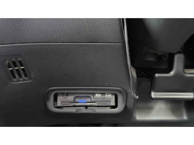 ヴェゼル ハイブリッドＸ・Ｌパッケージ　４ＷＤ　ドライブレコーダー　ＥＴＣ　バックカメラ　オートクルーズコントロール　衝突被害軽減システム　ナビ　オートライト　ＬＥＤヘッドランプ　アルミホイール　スマートキー　シートヒーター　ＡＴ（4枚目）