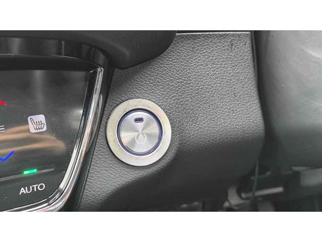 ヴェゼル ハイブリッドＸ・Ｌパッケージ　４ＷＤ　ドライブレコーダー　ＥＴＣ　バックカメラ　オートクルーズコントロール　衝突被害軽減システム　ナビ　オートライト　ＬＥＤヘッドランプ　アルミホイール　スマートキー　シートヒーター　ＡＴ（5枚目）