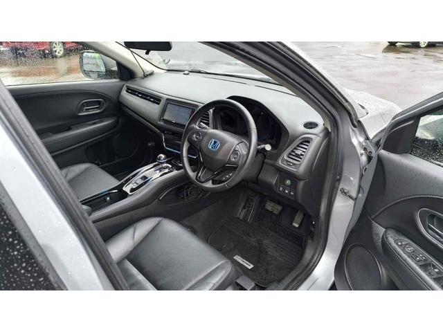 ヴェゼル ハイブリッドＸ・Ｌパッケージ　４ＷＤ　ドライブレコーダー　ＥＴＣ　バックカメラ　オートクルーズコントロール　衝突被害軽減システム　ナビ　オートライト　ＬＥＤヘッドランプ　アルミホイール　スマートキー　シートヒーター　ＡＴ（25枚目）