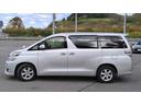 ２．４Ｘ　４ＷＤ　ＥＴＣ　バックカメラ　ナビ　クリアランスソナー　両側電動スライドドア　オートライト　ＨＩＤ　スマートキー　後席モニター　３列シート　ＣＶＴ　アルミホイール　盗難防止システム　衝突安全ボディ（21枚目）