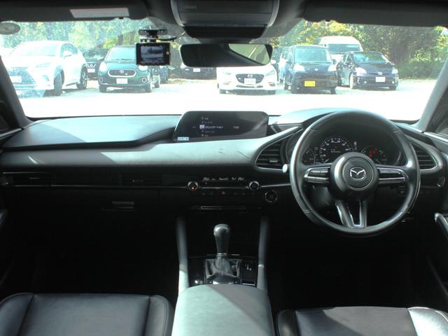 ＭＡＺＤＡ３ファストバック ＸＤ　Ｌパッケージ　３６０°セーフティパッケージ　マツダコネクト　冬タイヤ有り　ＢＯＳＥサウンドシステム　１２スピーカー　前後ドラレコ　純正エンジンスターター　オートクルーズ　フルセグＴＶ　Ｂｌｕｅｔｏｏｔｈ　ＥＴＣ（12枚目）