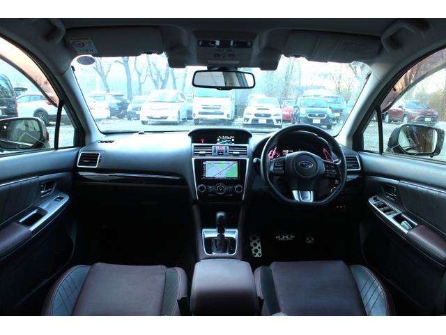 レヴォーグ ２．０ＳＴＩスポーツアイサイト　アドバンスドセーフティパッケージ　本州仕入　アイサイトＶｅｒ３　ダイアトーンナビＴＶ　ＢＴ　本革シート　純正１８ＡＷ　バックカメラ　オートクルーズ　シートヒーター　パワーシート　ＥＴＣ　パドルシフト（3枚目）