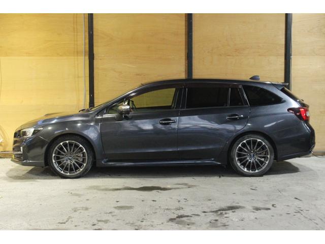 レヴォーグ ２．０ＳＴＩスポーツアイサイト　アドバンスドセーフティパッケージ　本州仕入　アイサイトＶｅｒ３　ダイアトーンナビＴＶ　ＢＴ　本革シート　純正１８ＡＷ　バックカメラ　オートクルーズ　シートヒーター　パワーシート　ＥＴＣ　パドルシフト（8枚目）