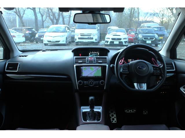 レヴォーグ ２．０ＳＴＩスポーツアイサイト　アドバンスドセーフティパッケージ　本州仕入　アイサイトＶｅｒ３　ダイアトーンナビＴＶ　ＢＴ　本革シート　純正１８ＡＷ　バックカメラ　オートクルーズ　シートヒーター　パワーシート　ＥＴＣ　パドルシフト（12枚目）