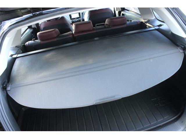 レヴォーグ ２．０ＳＴＩスポーツアイサイト　アドバンスドセーフティパッケージ　本州仕入　アイサイトＶｅｒ３　ダイアトーンナビＴＶ　ＢＴ　本革シート　純正１８ＡＷ　バックカメラ　オートクルーズ　シートヒーター　パワーシート　ＥＴＣ　パドルシフト（28枚目）