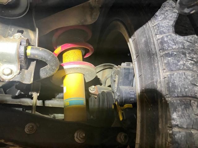 レヴォーグ ２．０ＳＴＩスポーツアイサイト　アドバンスドセーフティパッケージ　本州仕入　アイサイトＶｅｒ３　ダイアトーンナビＴＶ　ＢＴ　本革シート　純正１８ＡＷ　バックカメラ　オートクルーズ　シートヒーター　パワーシート　ＥＴＣ　パドルシフト（69枚目）