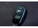 スマートキーは持っているだけで、ドアの開閉やエンジン始動ができて楽チンです^^!