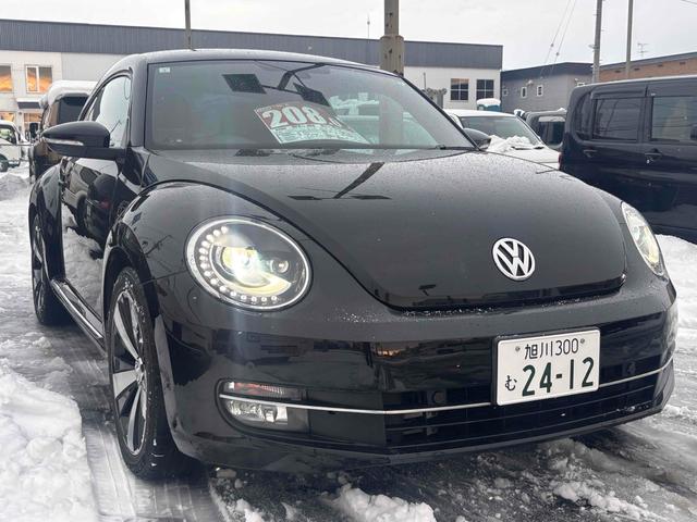 ザ・ビートル ターボ　バックカメラ　ナビ　ＴＶ　クリアランスソナー　オートクルーズコントロール　ＡＴ　オートライト　スマートキー　電動格納ミラー　アルミホイール　盗難防止システム　ＡＢＳ　ＣＤ　ＤＶＤ再生　ＵＳＢ（2枚目）