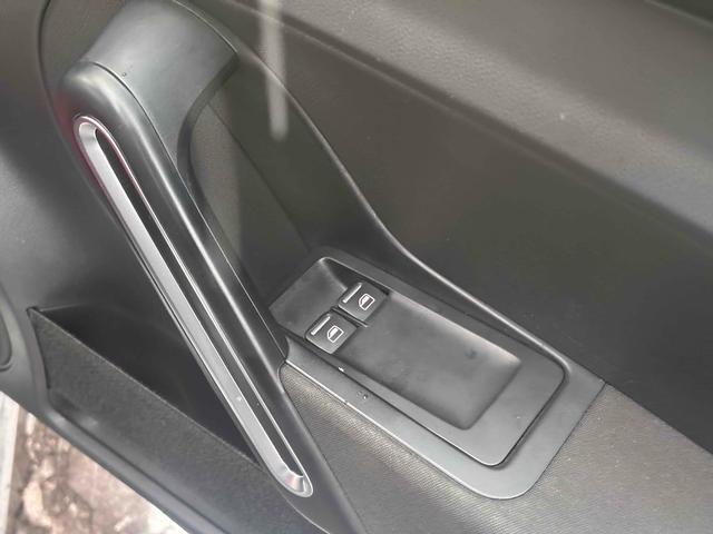 ザ・ビートル ターボ　バックカメラ　ナビ　ＴＶ　クリアランスソナー　オートクルーズコントロール　ＡＴ　オートライト　スマートキー　電動格納ミラー　アルミホイール　盗難防止システム　ＡＢＳ　ＣＤ　ＤＶＤ再生　ＵＳＢ（40枚目）