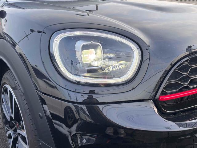 ＭＩＮＩ ＪＣＷ　クロスオーバー　プレミアム＋Ｐ　ＪＣＷトリム　新車保障継承　ドライブレコーダー　バックカメラ　ナビ　クリアランスソナー　パークアシスト　アルミホイール　オートライト　スマートキー　アイドリングストップ　電動格納ミラー　シートヒーター　ＡＴ（8枚目）