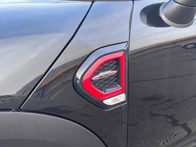 ＭＩＮＩ ＪＣＷ　クロスオーバー　プレミアム＋Ｐ　ＪＣＷトリム　新車保障継承　ドライブレコーダー　バックカメラ　ナビ　クリアランスソナー　パークアシスト　アルミホイール　オートライト　スマートキー　アイドリングストップ　電動格納ミラー　シートヒーター　ＡＴ（12枚目）