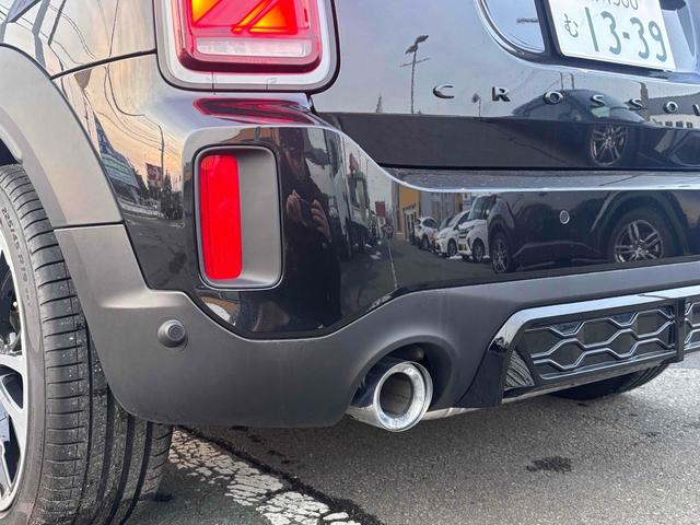ＭＩＮＩ ＪＣＷ　クロスオーバー　プレミアム＋Ｐ　ＪＣＷトリム　新車保障継承　ドライブレコーダー　バックカメラ　ナビ　クリアランスソナー　パークアシスト　アルミホイール　オートライト　スマートキー　アイドリングストップ　電動格納ミラー　シートヒーター　ＡＴ（18枚目）