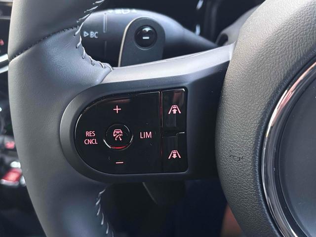 ＭＩＮＩ ＪＣＷ　クロスオーバー　プレミアム＋Ｐ　ＪＣＷトリム　新車保障継承　ドライブレコーダー　バックカメラ　ナビ　クリアランスソナー　パークアシスト　アルミホイール　オートライト　スマートキー　アイドリングストップ　電動格納ミラー　シートヒーター　ＡＴ（30枚目）