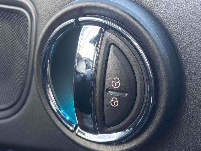 ＭＩＮＩ ＪＣＷ　クロスオーバー　プレミアム＋Ｐ　ＪＣＷトリム　新車保障継承　ドライブレコーダー　バックカメラ　ナビ　クリアランスソナー　パークアシスト　アルミホイール　オートライト　スマートキー　アイドリングストップ　電動格納ミラー　シートヒーター　ＡＴ（51枚目）