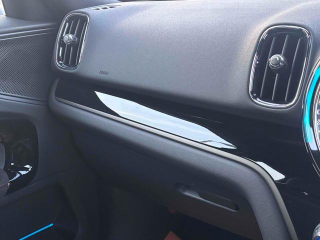 ＭＩＮＩ ＪＣＷ　クロスオーバー　プレミアム＋Ｐ　ＪＣＷトリム　新車保障継承　ドライブレコーダー　バックカメラ　ナビ　クリアランスソナー　パークアシスト　アルミホイール　オートライト　スマートキー　アイドリングストップ　電動格納ミラー　シートヒーター　ＡＴ（52枚目）