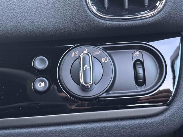 ＭＩＮＩ ＪＣＷ　クロスオーバー　プレミアム＋Ｐ　ＪＣＷトリム　新車保障継承　ドライブレコーダー　バックカメラ　ナビ　クリアランスソナー　パークアシスト　アルミホイール　オートライト　スマートキー　アイドリングストップ　電動格納ミラー　シートヒーター　ＡＴ（56枚目）