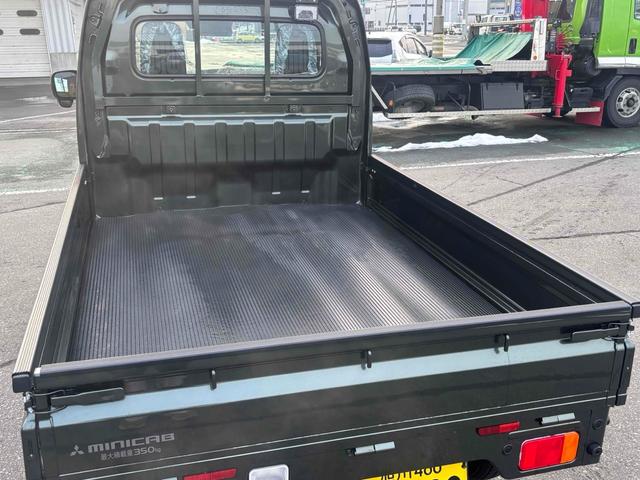 ミニキャブトラック Ｇ　４ＷＤ　軽トラック　ＡＴ　衝突被害軽減システム　クリアランスソナー　レーンアシスト　アイドリングストップ　電動格納ミラー　ＥＳＣ　エアコン　パワーウィンドウ　運転席エアバッグ　助手席エアバッグ　ＣＤ（13枚目）