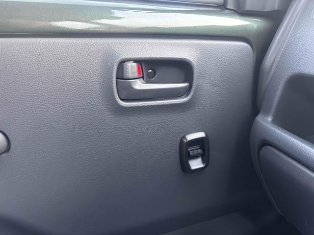 ミニキャブトラック Ｇ　４ＷＤ　軽トラック　ＡＴ　衝突被害軽減システム　クリアランスソナー　レーンアシスト　アイドリングストップ　電動格納ミラー　ＥＳＣ　エアコン　パワーウィンドウ　運転席エアバッグ　助手席エアバッグ　ＣＤ（33枚目）