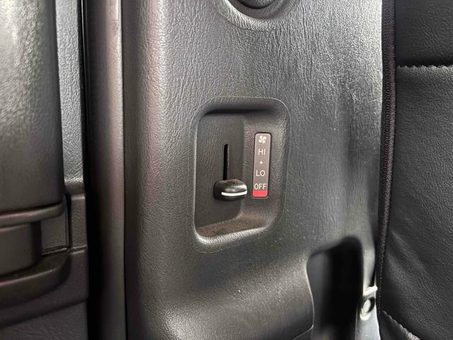 ハイエースバン スーパーGL ダークプライムII 2〔5〕人乗り ナローボディ 両側スライドドア イージークローザー オートライト スマートキー 電動格納ミラー AT 100V電源 ABS ESC エアコン パワーステアリング パワーウィンドウ(68枚目)