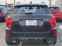 ＭＩＮＩ ＪＣＷ　クロスオーバー　プレミアム＋Ｐ　ＪＣＷトリム　新車保障継承　ドライブレコーダー　バックカメラ　ナビ　クリアランスソナー　パークアシスト　アルミホイール　オートライト　スマートキー　アイドリングストップ　電動格納ミラー　シートヒーター　ＡＴ（6枚目）