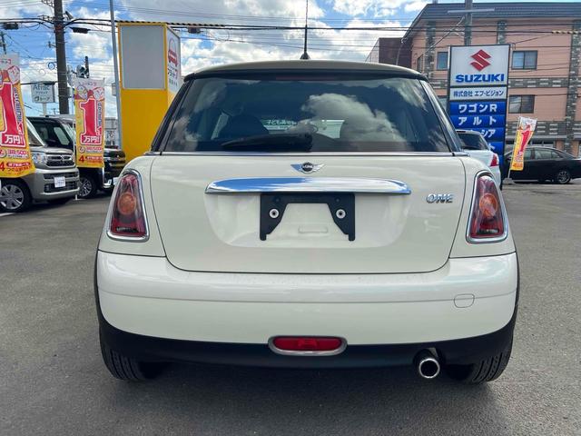 ＭＩＮＩ ワン　ＥＴＣ　アルミホイール　スマートキー　電動格納ミラー　ＡＴ　盗難防止システム　ＡＢＳ　エアコン　パワーステアリング　パワーウィンドウ（4枚目）