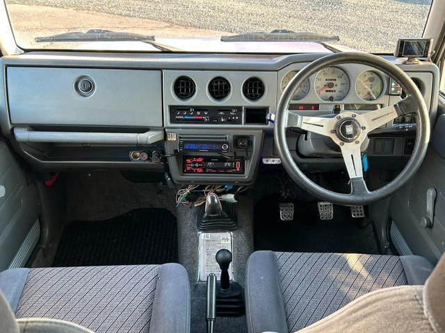 ジムニーシエラ エルク エアコン・パワステ・社外オーディオ・5MT・パートタイム4WD(14枚目)