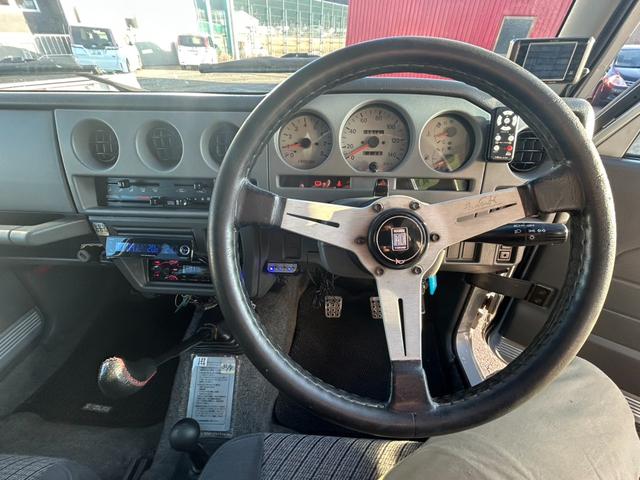 ジムニーシエラ エルク エアコン・パワステ・社外オーディオ・5MT・パートタイム4WD(15枚目)