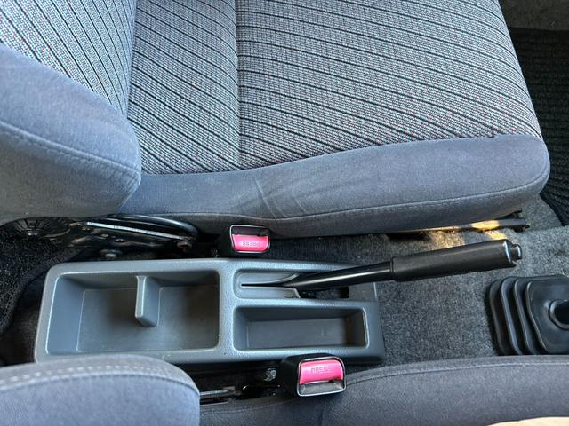 ジムニーシエラ エルク エアコン・パワステ・社外オーディオ・5MT・パートタイム4WD(26枚目)