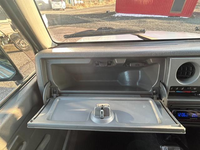 ジムニーシエラ エルク エアコン・パワステ・社外オーディオ・5MT・パートタイム4WD(30枚目)