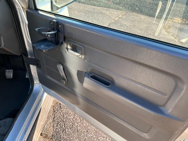 ジムニーシエラ エルク エアコン・パワステ・社外オーディオ・5MT・パートタイム4WD(36枚目)