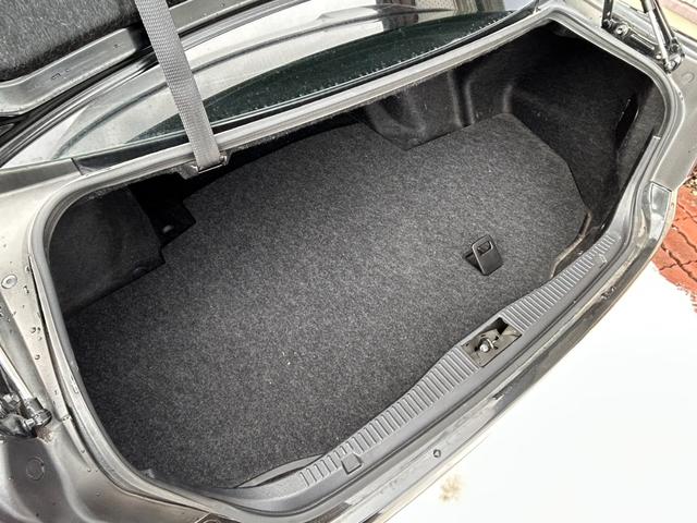 クラウン アスリートＳ　★純正ナビ・ＴＶ・Ｂｌｕｅｔｏｏｔｈ接続・バックカメラ・電動シート・レザーシート・サンルーフ・社外エアロ・車高調整サスペンション・オートライト・オートワイパー・シートヒーター・純正１８インチアルミ★（12枚目）