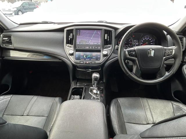 クラウン アスリートＳ　★純正ナビ・ＴＶ・Ｂｌｕｅｔｏｏｔｈ接続・バックカメラ・電動シート・レザーシート・サンルーフ・社外エアロ・車高調整サスペンション・オートライト・オートワイパー・シートヒーター・純正１８インチアルミ★（18枚目）