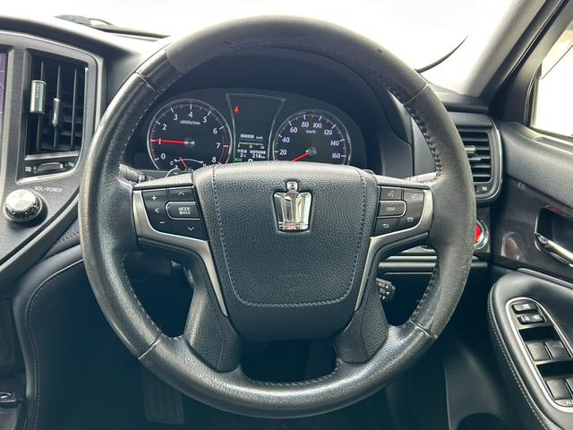 クラウン アスリートＳ　★純正ナビ・ＴＶ・Ｂｌｕｅｔｏｏｔｈ接続・バックカメラ・電動シート・レザーシート・サンルーフ・社外エアロ・車高調整サスペンション・オートライト・オートワイパー・シートヒーター・純正１８インチアルミ★（21枚目）