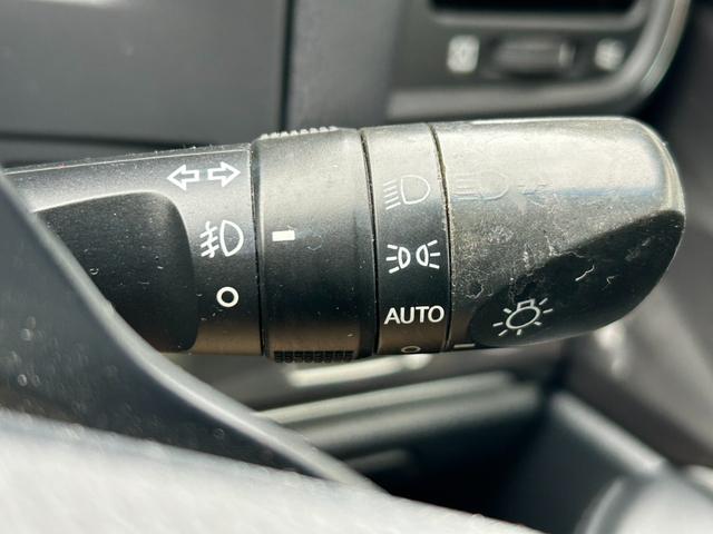 クラウン アスリートＳ　★純正ナビ・ＴＶ・Ｂｌｕｅｔｏｏｔｈ接続・バックカメラ・電動シート・レザーシート・サンルーフ・社外エアロ・車高調整サスペンション・オートライト・オートワイパー・シートヒーター・純正１８インチアルミ★（24枚目）