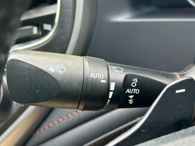 クラウン アスリートＳ　★純正ナビ・ＴＶ・Ｂｌｕｅｔｏｏｔｈ接続・バックカメラ・電動シート・レザーシート・サンルーフ・社外エアロ・車高調整サスペンション・オートライト・オートワイパー・シートヒーター・純正１８インチアルミ★（25枚目）