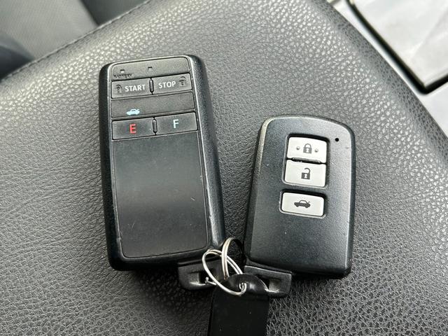 クラウン アスリートＳ　★純正ナビ・ＴＶ・Ｂｌｕｅｔｏｏｔｈ接続・バックカメラ・電動シート・レザーシート・サンルーフ・社外エアロ・車高調整サスペンション・オートライト・オートワイパー・シートヒーター・純正１８インチアルミ★（50枚目）