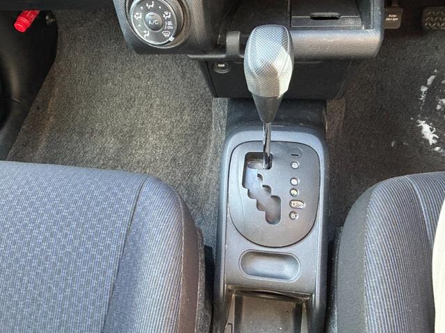 プロボックス Ｇ　★前席パワーウィンドウ★レーダーブレーキ★オートライト★電動格納ミラー★スマートフォンフォルダー★作業テーブル★ＡＣ１００Ｖコンセント・ＵＳＢ端子・シガーソケット★横滑り防止システム★（32枚目）