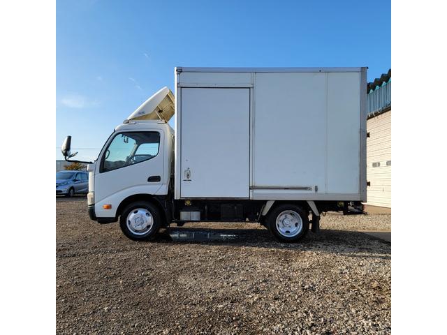 ダイナトラック 　パネルバン・ディーゼル・４ＷＤ・エアコン・パワステ・パワーウインドウ（5枚目）