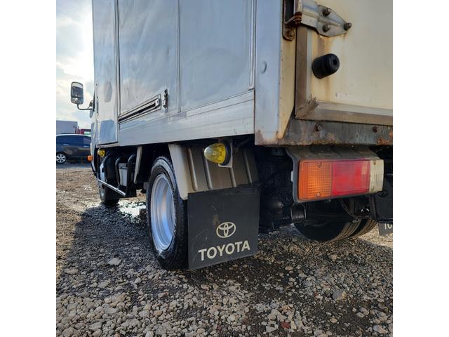 ダイナトラック 　パネルバン・ディーゼル・４ＷＤ・エアコン・パワステ・パワーウインドウ（18枚目）