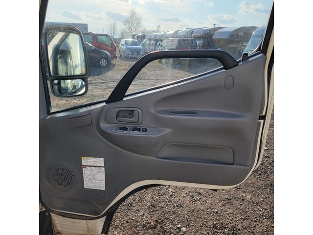 ダイナトラック 　パネルバン・ディーゼル・４ＷＤ・エアコン・パワステ・パワーウインドウ（22枚目）