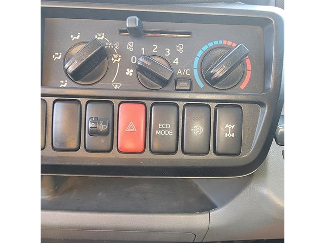 ダイナトラック 　パネルバン・ディーゼル・４ＷＤ・エアコン・パワステ・パワーウインドウ（39枚目）