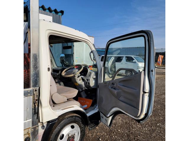 ダイナトラック 　クレーン・平ボディ・４ＷＤ・古賀ユニック・エアコン・パワステ・パワーウインドウ・（14枚目）