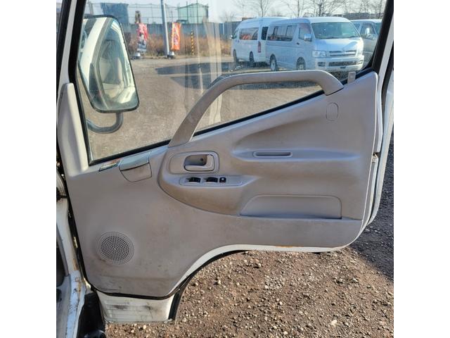 ダイナトラック 　クレーン・平ボディ・４ＷＤ・古賀ユニック・エアコン・パワステ・パワーウインドウ・（15枚目）